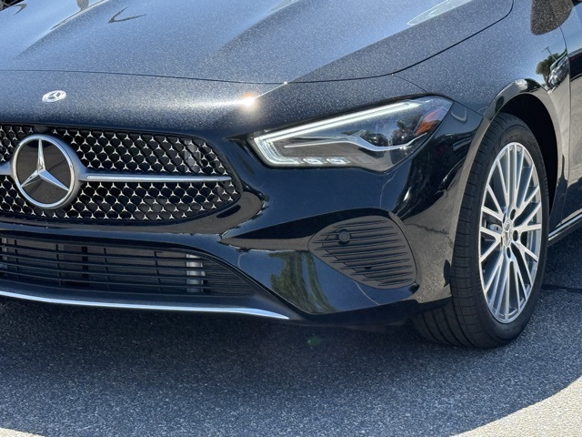 2025 Mercedes Benz CLA 250 4MATIC photo 2