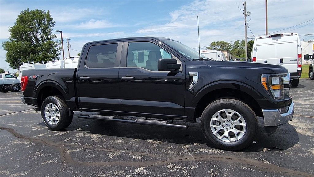 2023 Ford F-150 XL photo 2