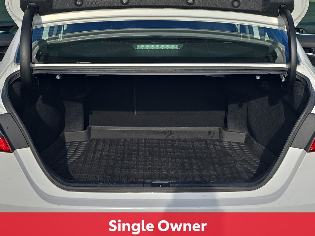 2022 Toyota Camry SE photo 11
