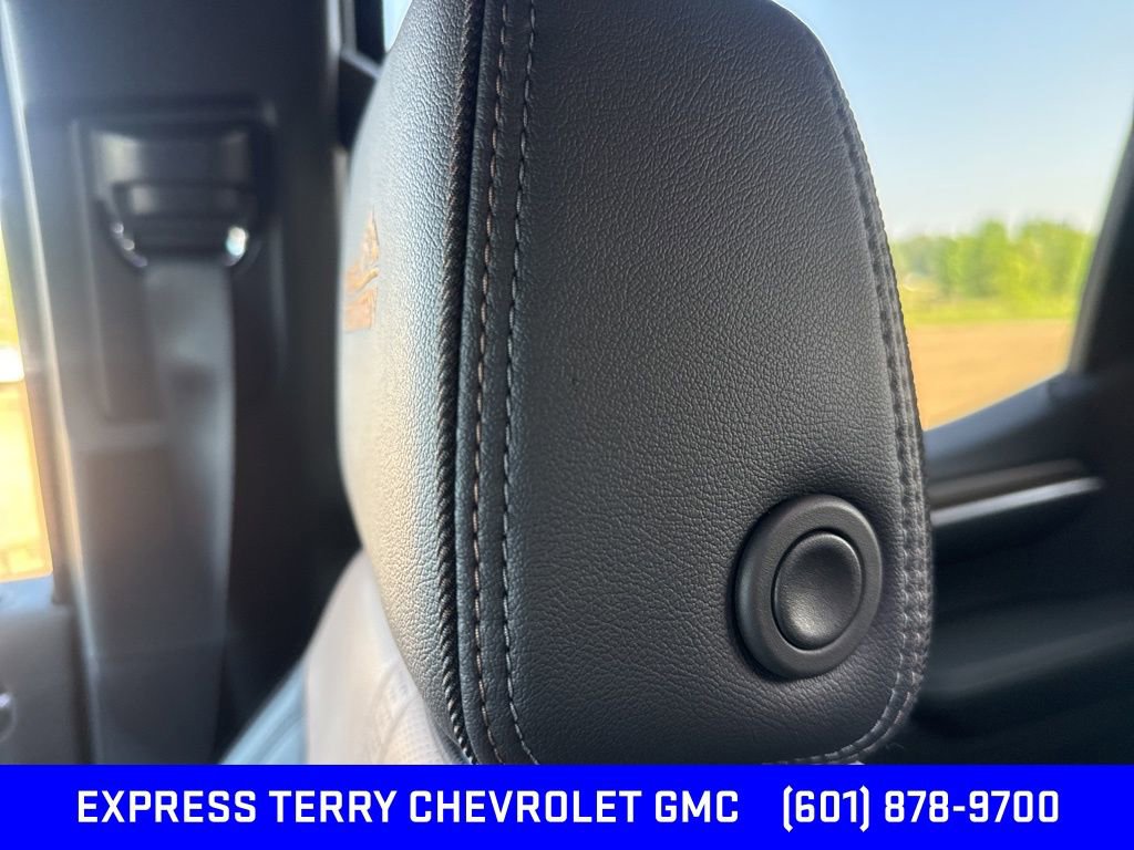 2024 Chevrolet Silverado 1500 High Country photo 41
