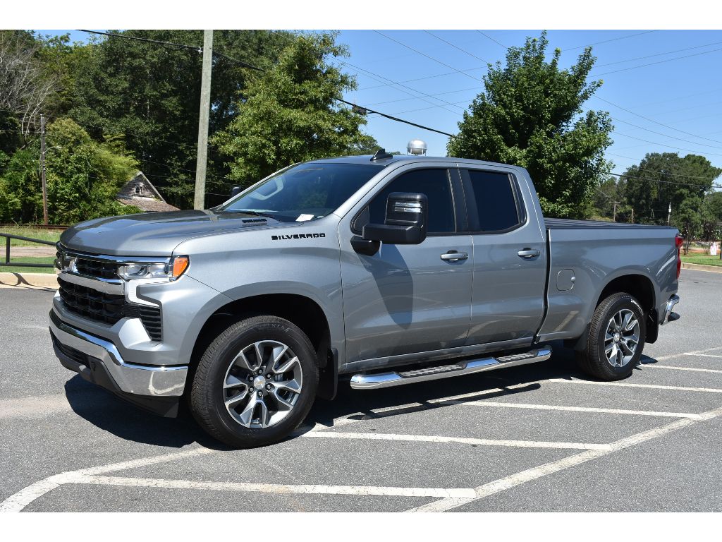 2025 Chevrolet Silverado 1500 LT photo 2