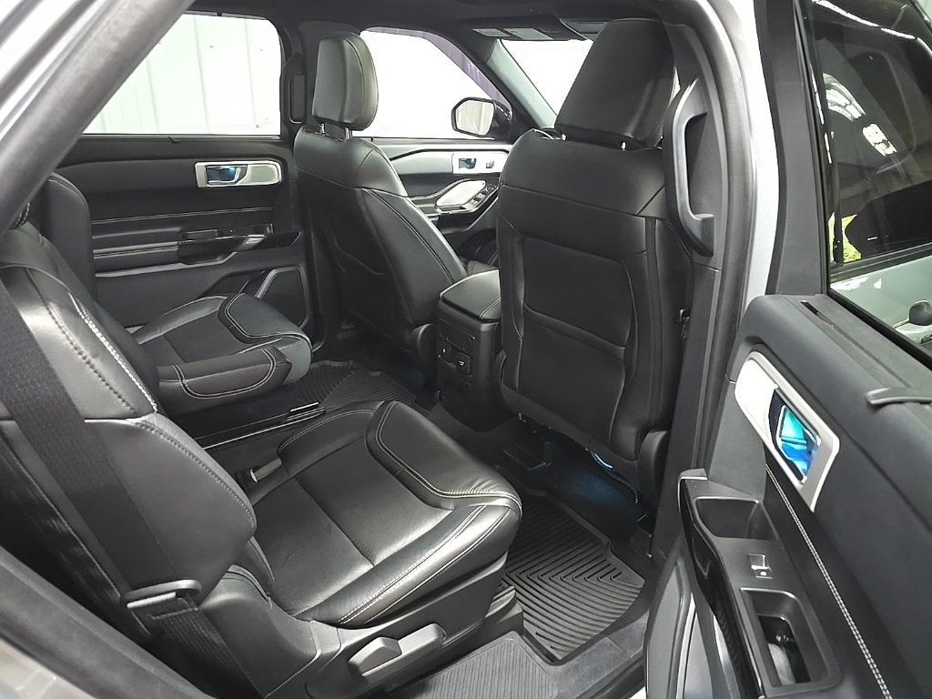 2022 Ford Explorer ST photo 18