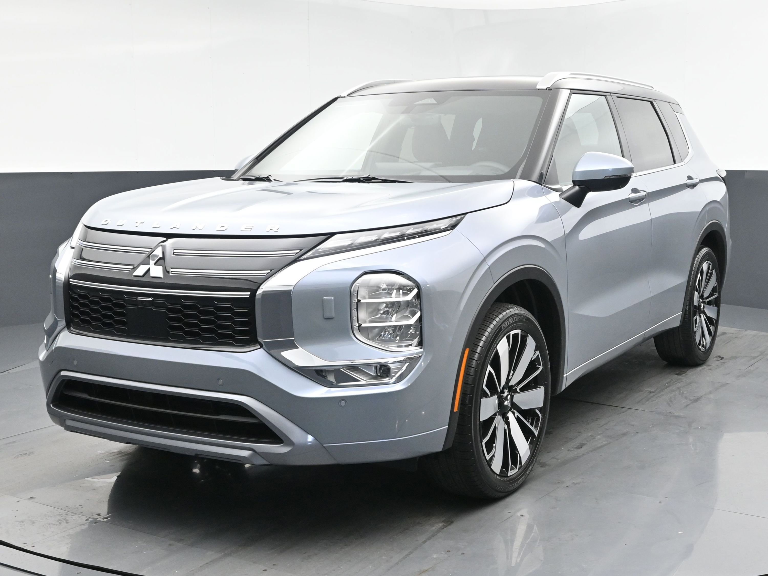 2025 Mitsubishi Outlander SEL photo 23