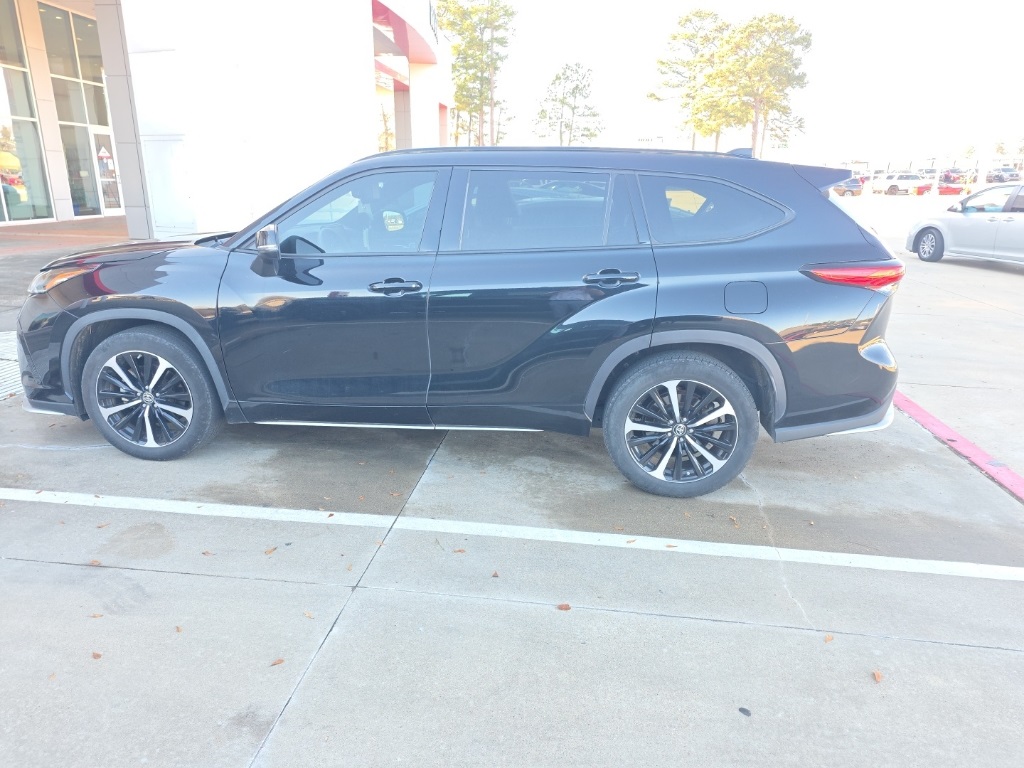 2021 Toyota Highlander XSE's photo