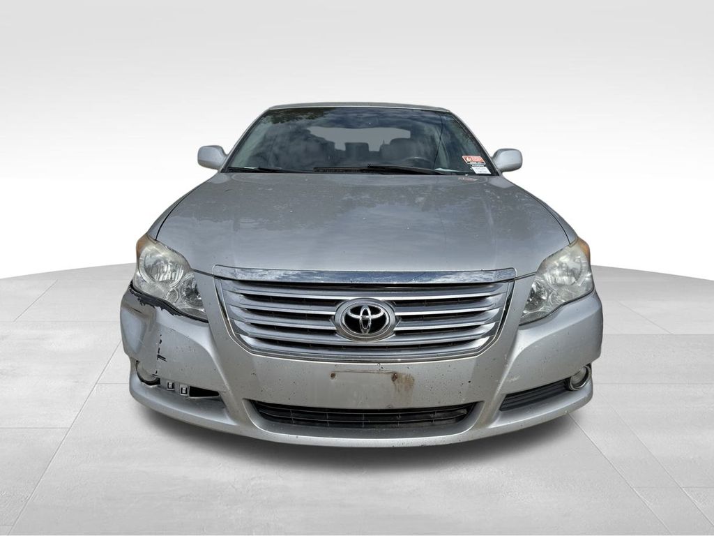 2010 Toyota Avalon XLS photo 3