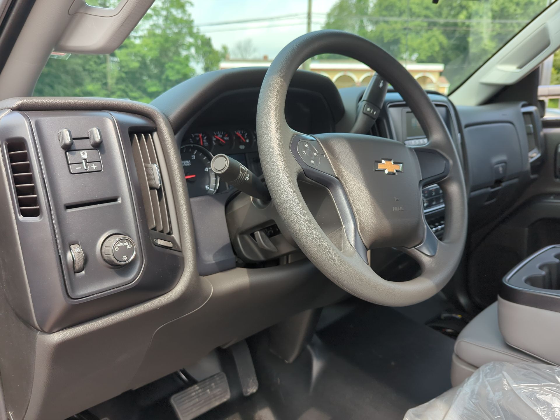 2024 Chevrolet Silverado 5500HD Work Truck photo 2