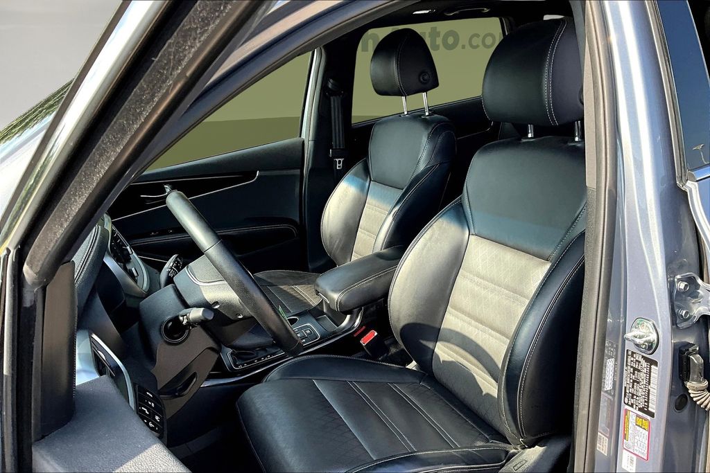 2019 Kia Sorento SX Limited photo 19