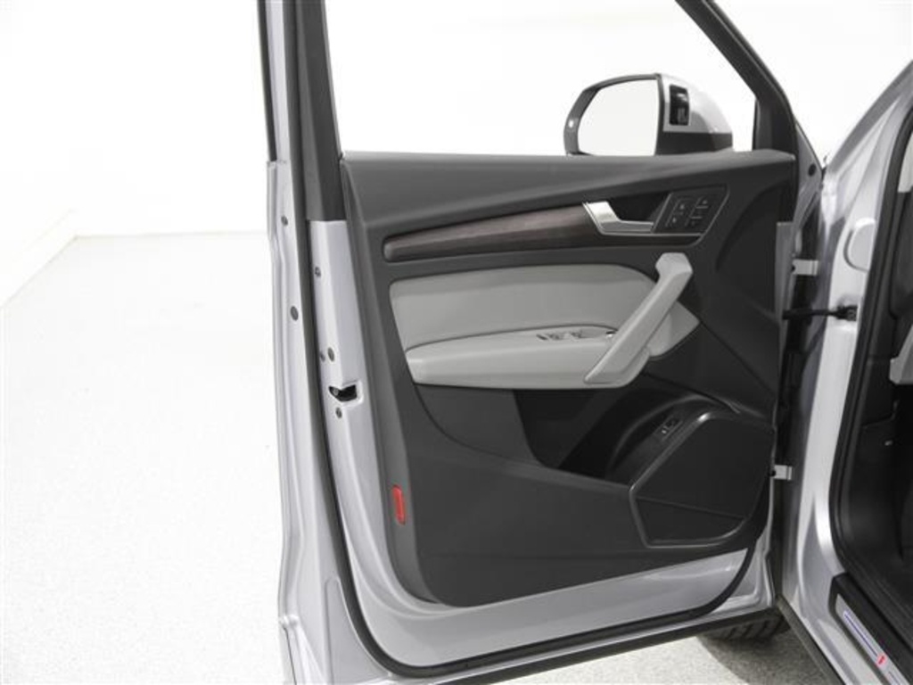 2022 Audi Q5 2.0T Premium S line photo 3