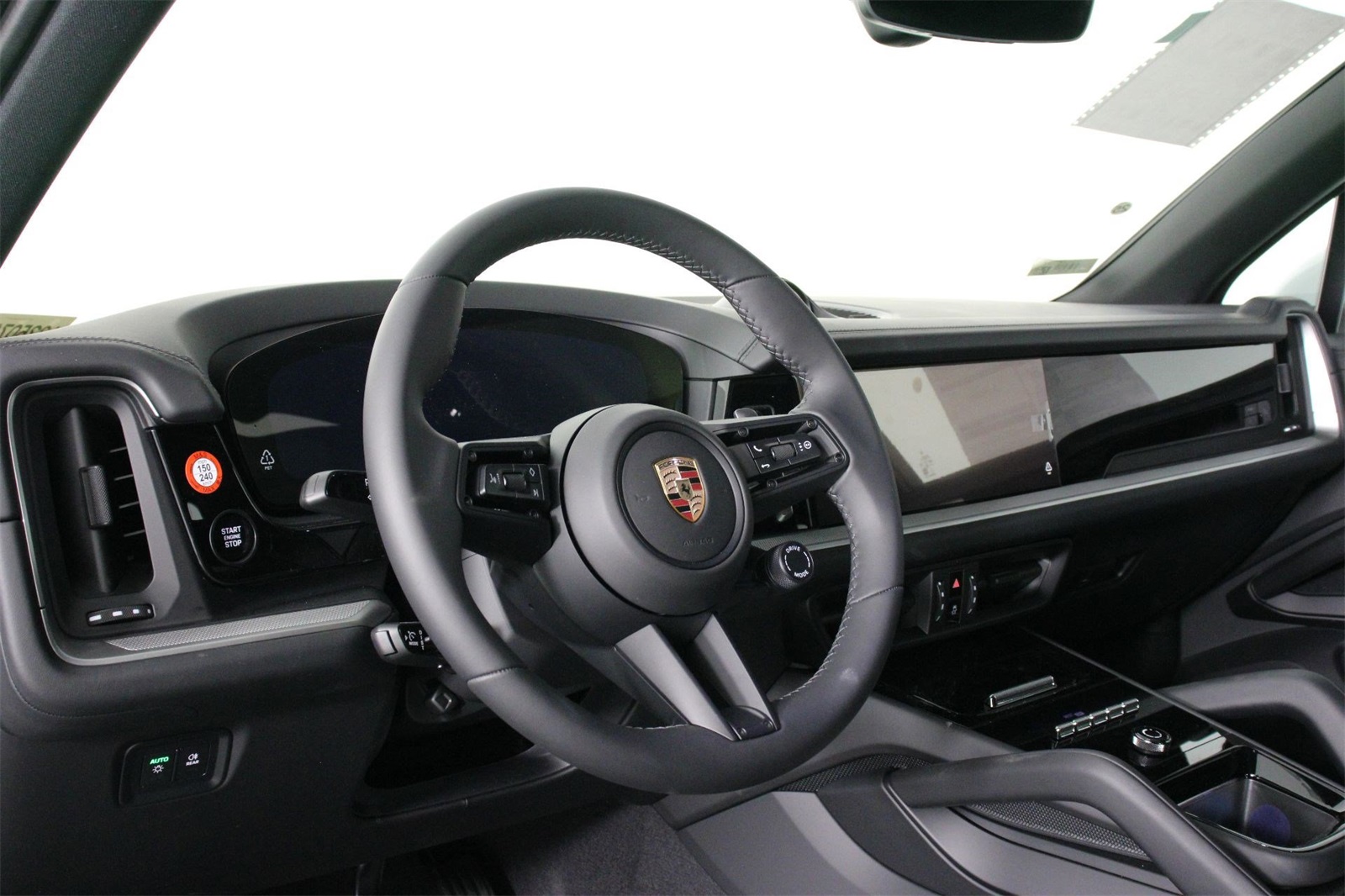 2025 Porsche Cayenne S photo 4