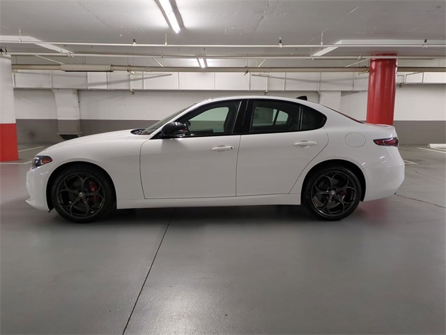 2025 Alfa Romeo Giulia SPRINT photo 4
