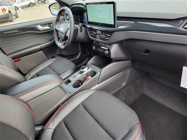 2025 Ford Escape ST-Line photo 7