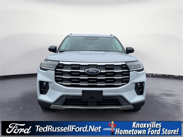 2025 Ford Explorer photo 2