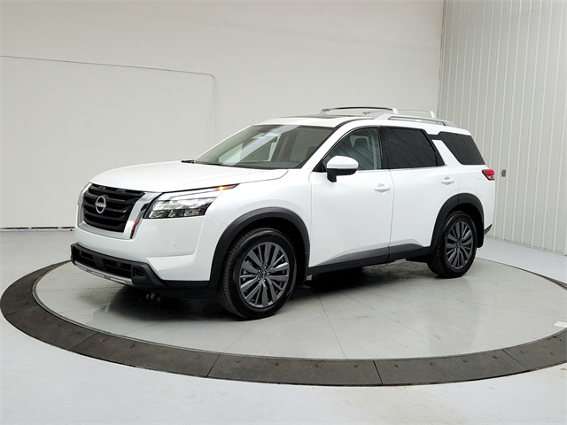 2025 Nissan Pathfinder SL photo 2