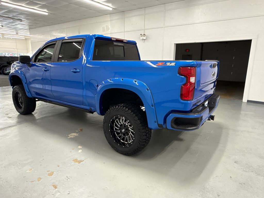 2025 Chevrolet Silverado 1500 RST photo 2