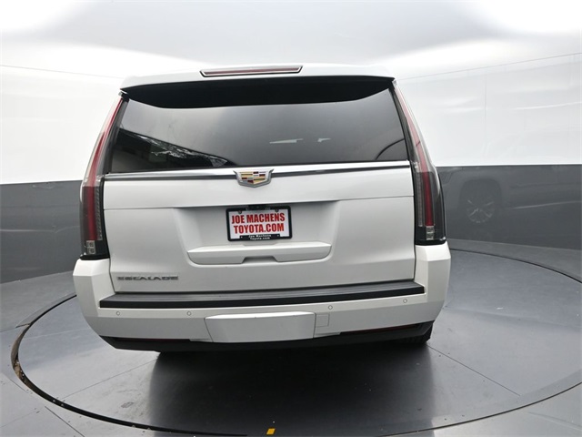 2017 Cadillac Escalade ESV Luxury photo 6