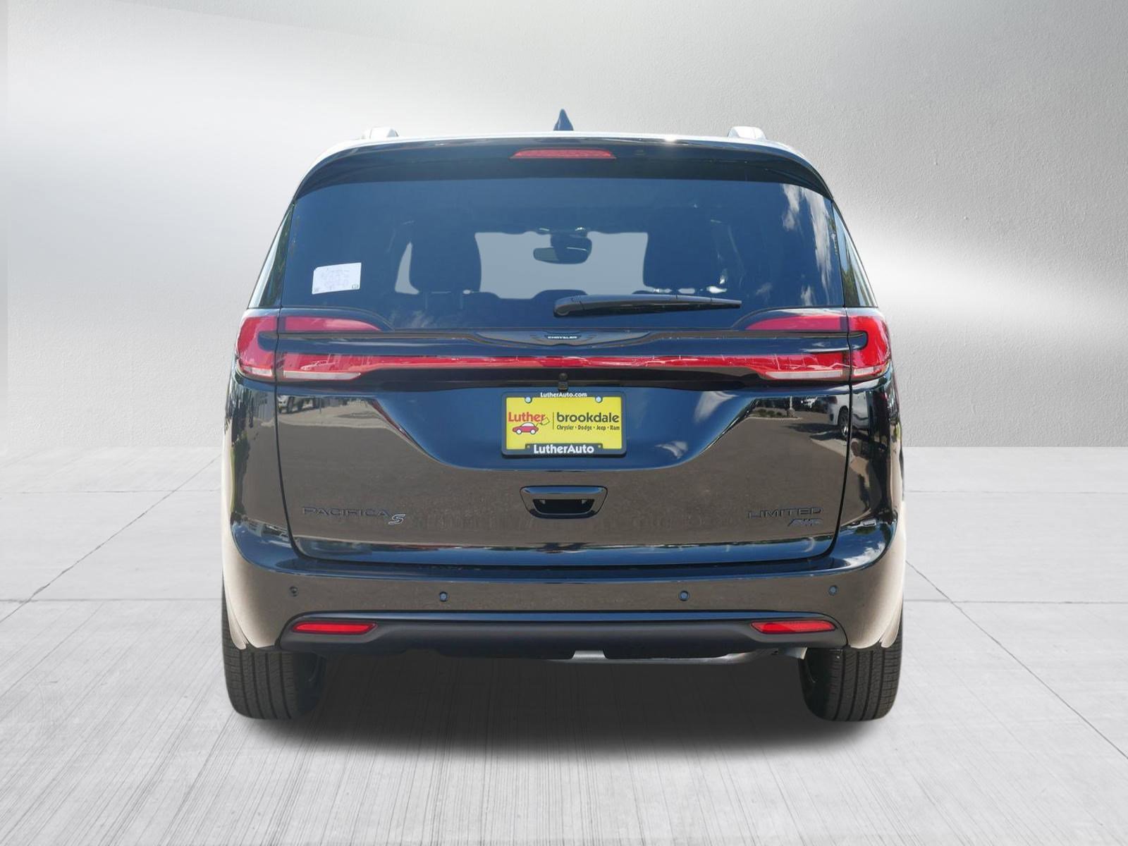2026 Chrysler Pacifica Limited photo 5