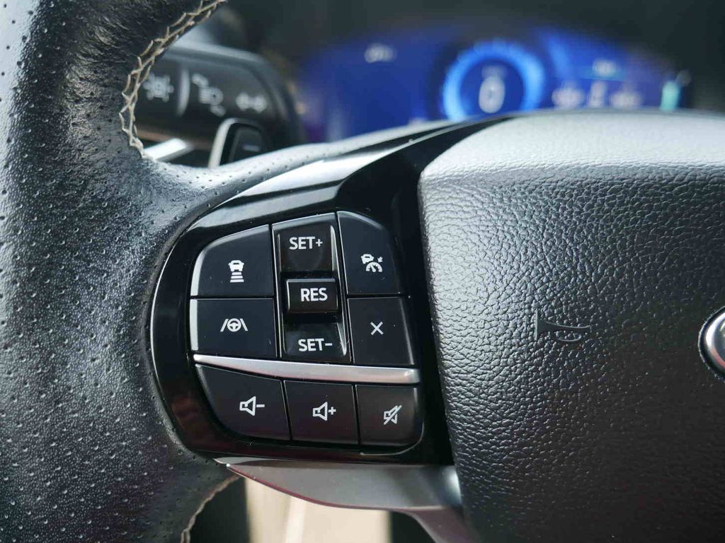 2022 Ford Explorer ST photo 36