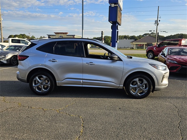 2023 Ford Escape ST-Line photo 10