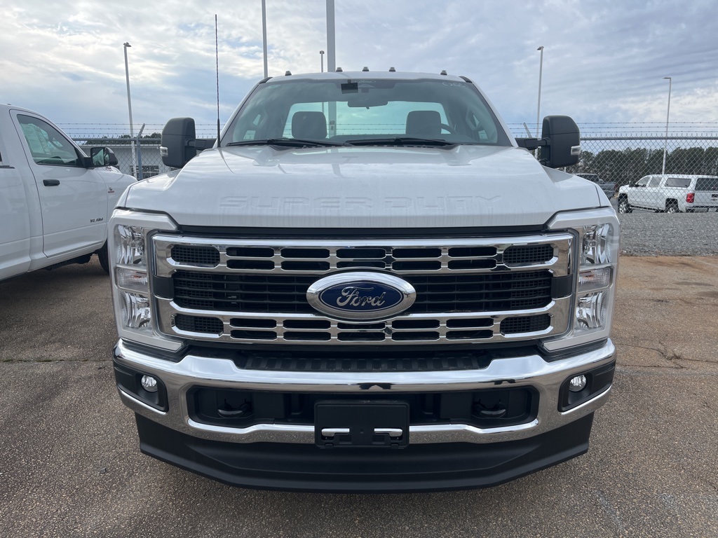 2024 Ford F-350 photo 2