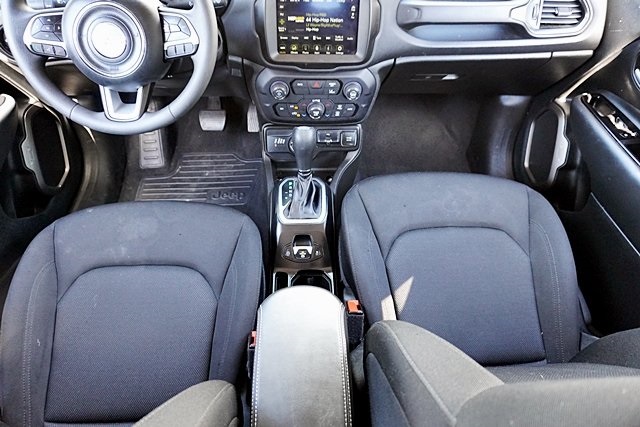 2023 Jeep Renegade Latitude Upland photo 19