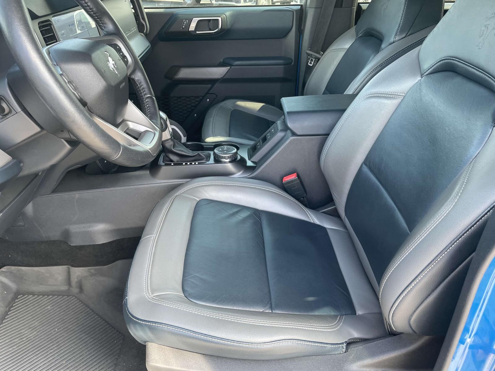 2022 Ford Bronco Base photo 13