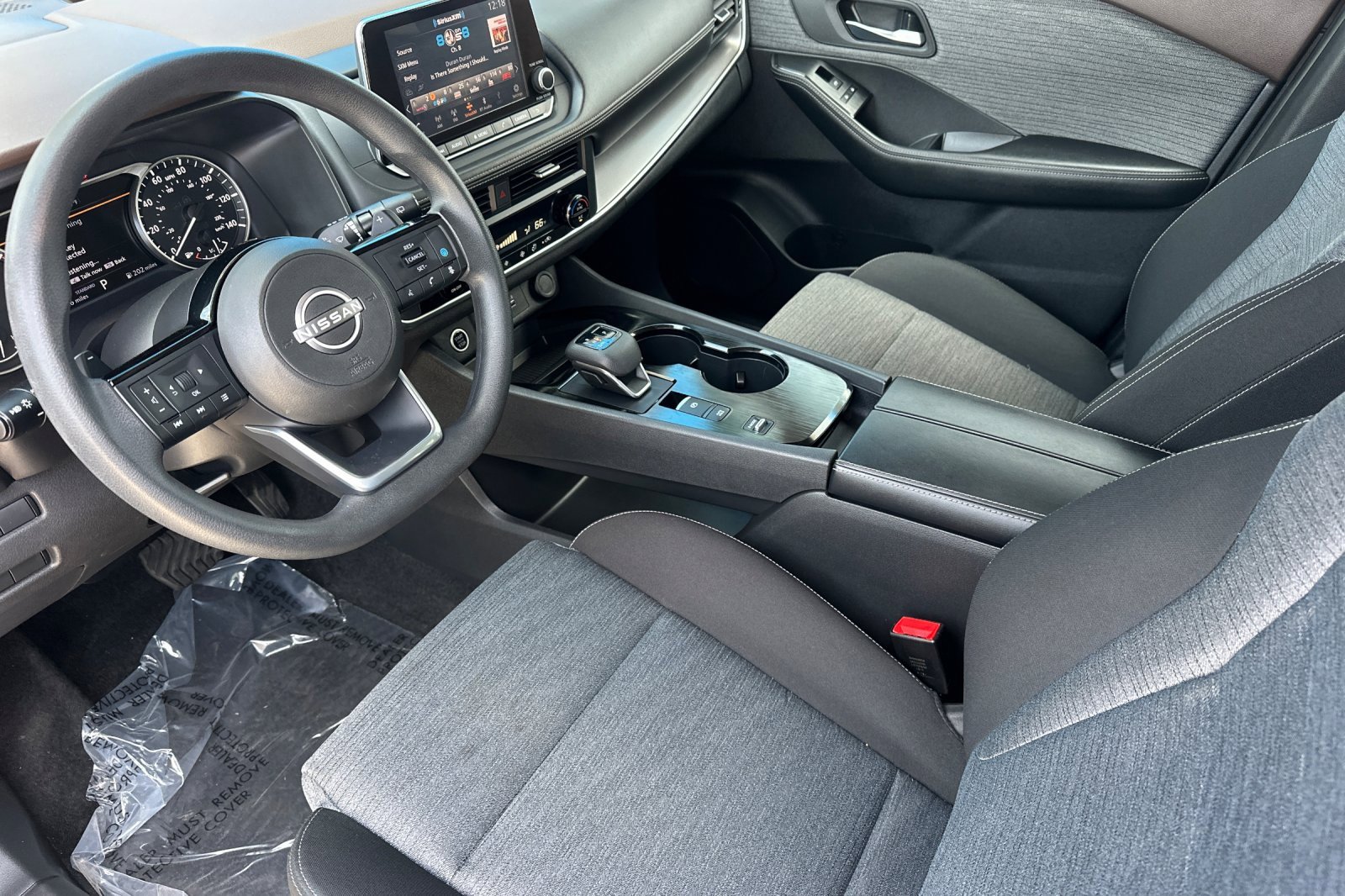2023 Nissan Rogue SV photo 3
