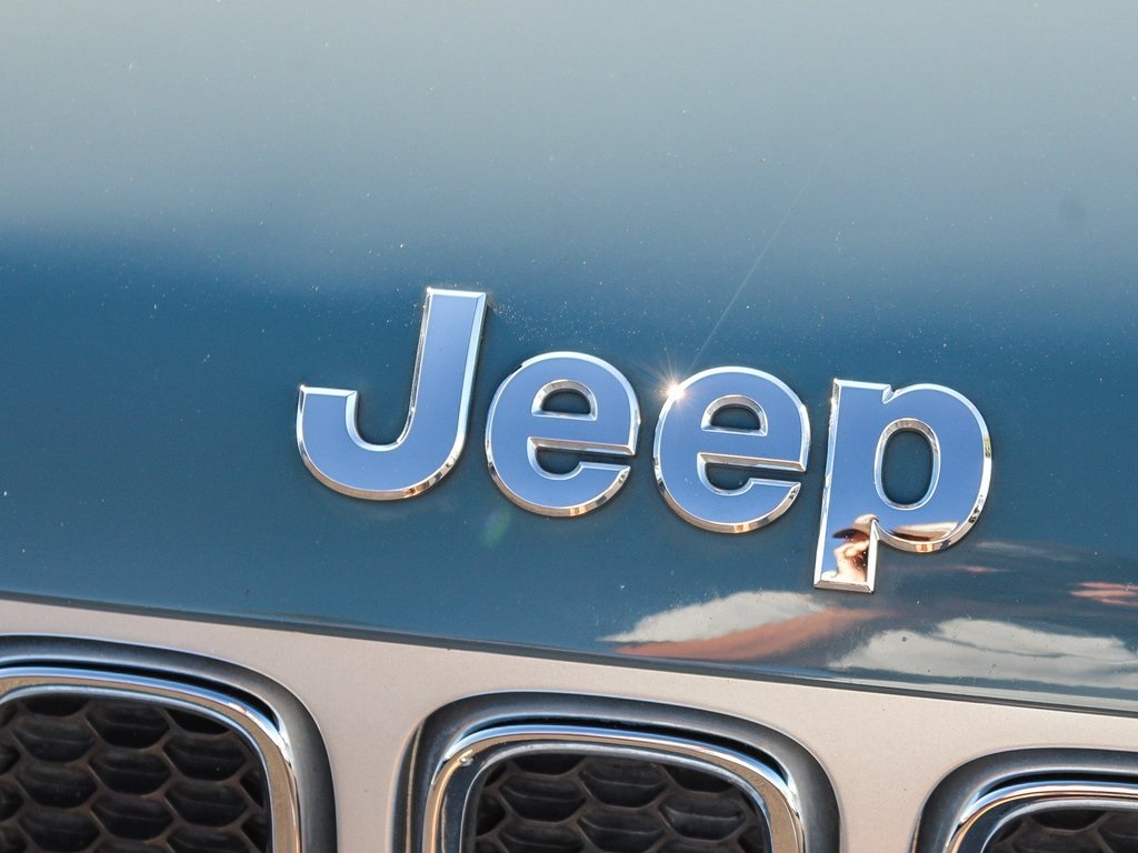 2017 Jeep Renegade Limited photo 3