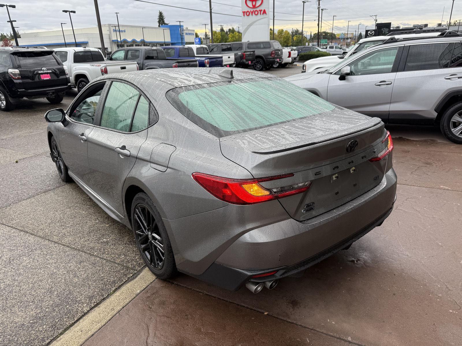 2025 Toyota Camry SE photo 4