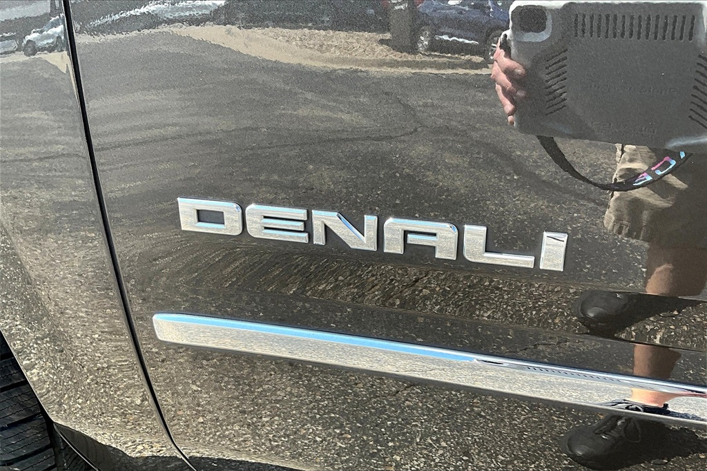 Image of Pre-Owned 2020 GMC Yukon Denali 4WD 4D Sport Utility
