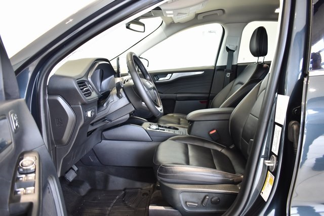 2022 Ford Escape Titanium photo 17