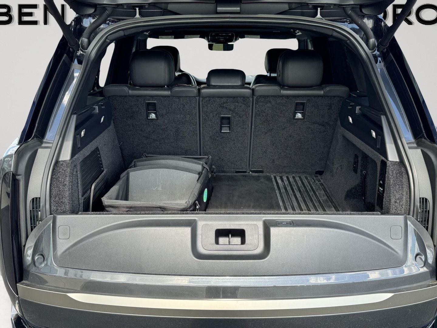 2023 Land Rover Range Rover SE photo 64