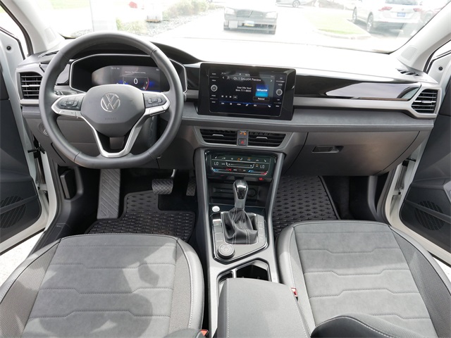 2025 Volkswagen Taos SE photo 21