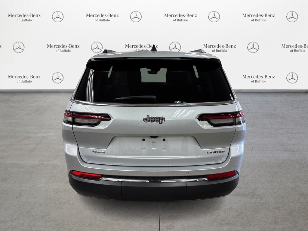 2023 Jeep Grand Cherokee Limited photo 2