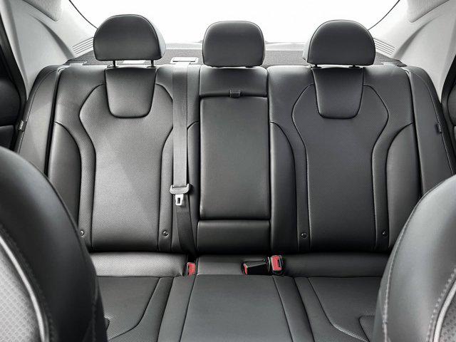 2025 Hyundai Elantra Limited photo 15