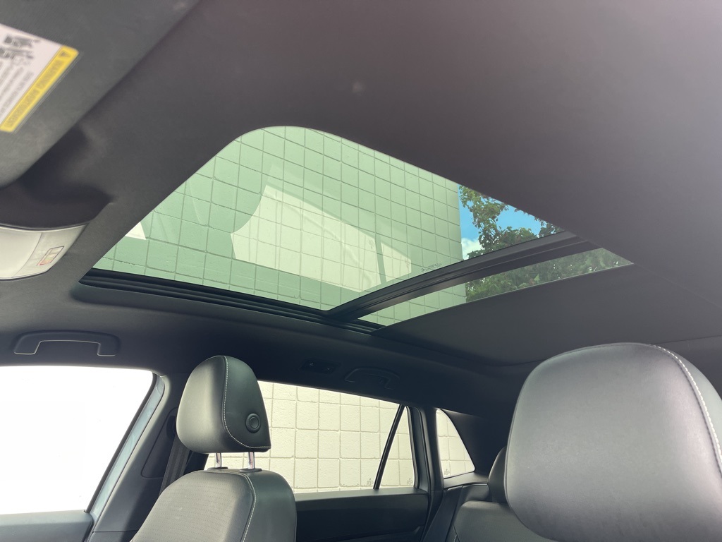 2020 Volkswagen Atlas Cross Sport V6 SEL photo 2