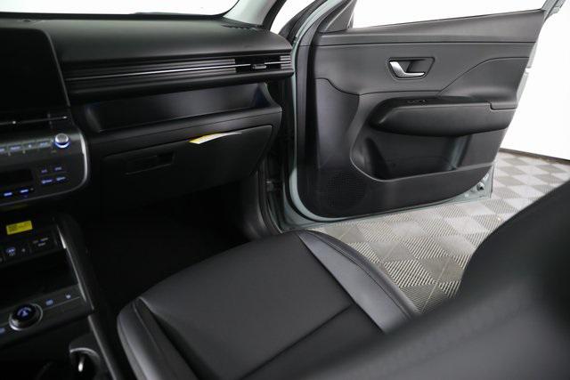 2026 Hyundai Kona SEL photo 2