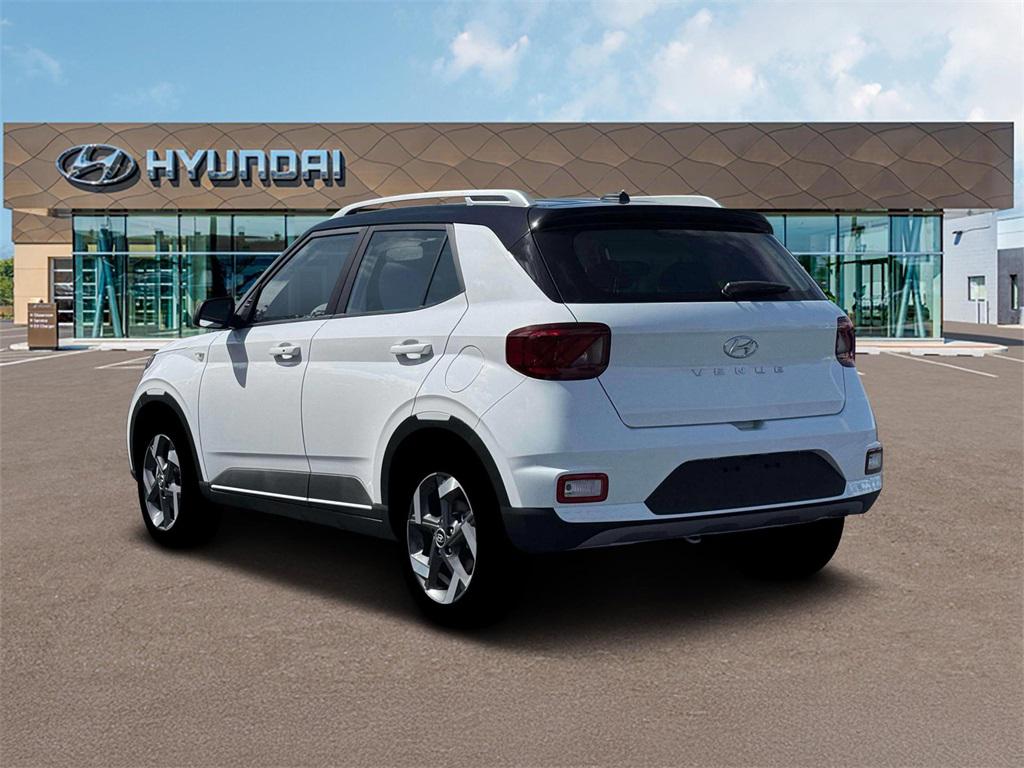2026 Hyundai Venue SEL photo 4