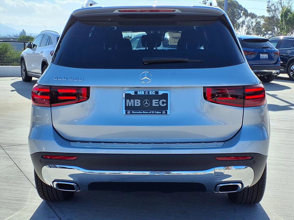 2026 Mercedes Benz GLB 250 photo 21