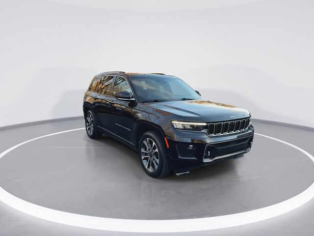 2023 Jeep Grand Cherokee Overland photo 2
