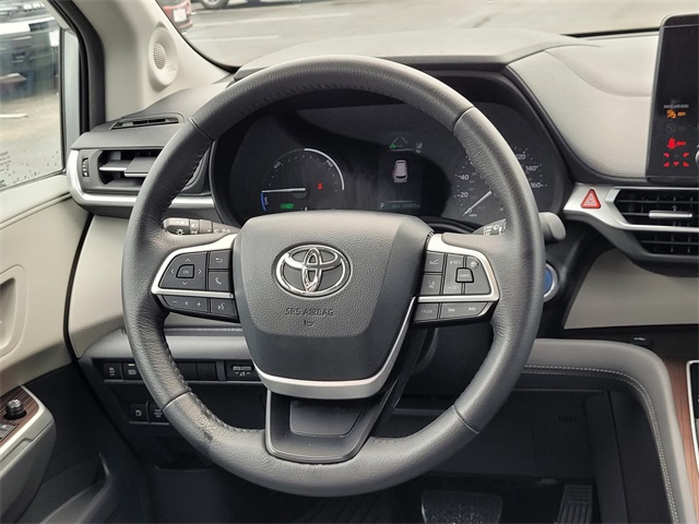 2024 Toyota Sienna XLE photo 31