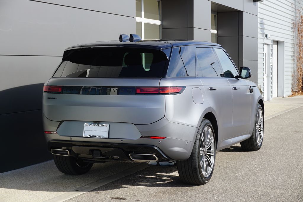 2025 Land Rover Range Rover Sport SE photo 2