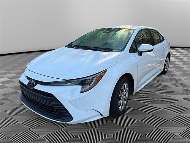 2024 Toyota Corolla LE's photo