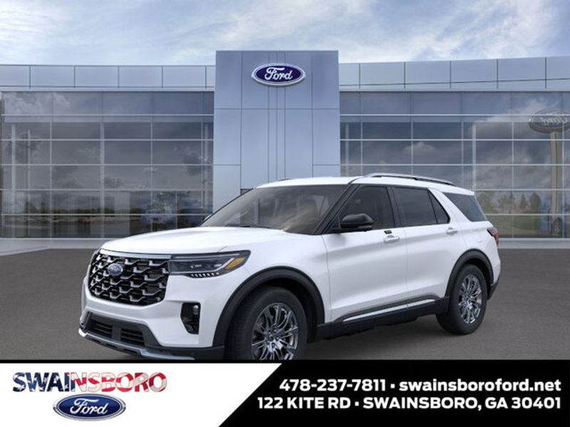 2026 Ford Explorer Platinum's photo