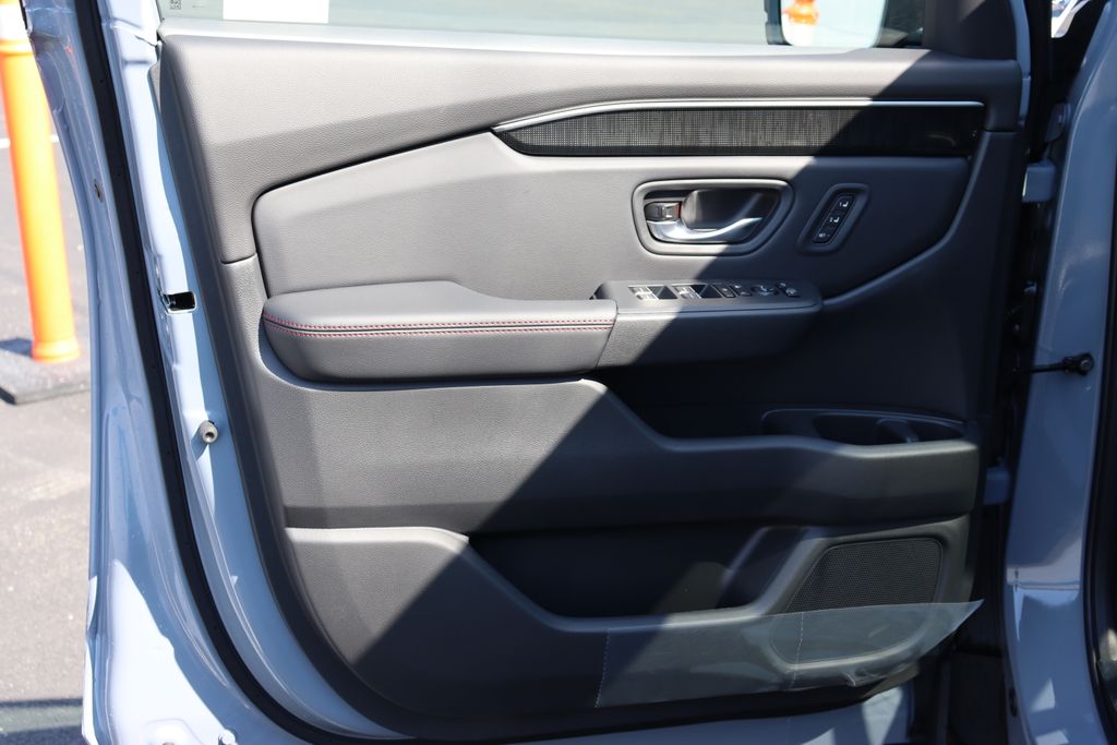 2025 Honda Pilot Black Edition photo 27
