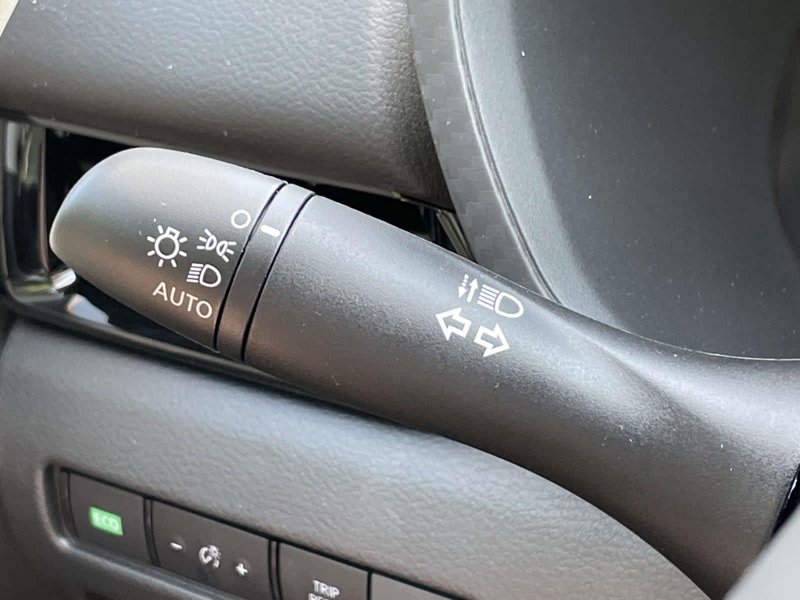 2025 Nissan Sentra SV photo 25
