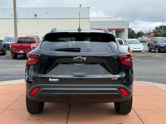 2025 Chevrolet Trax photo 3