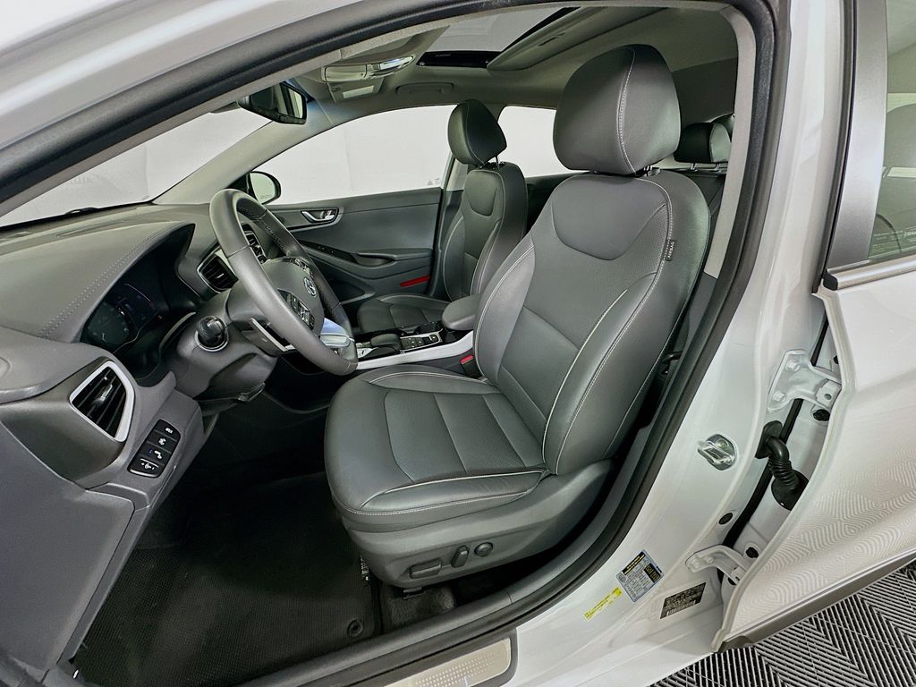 2019 Hyundai Ioniq Electric Limited photo 21