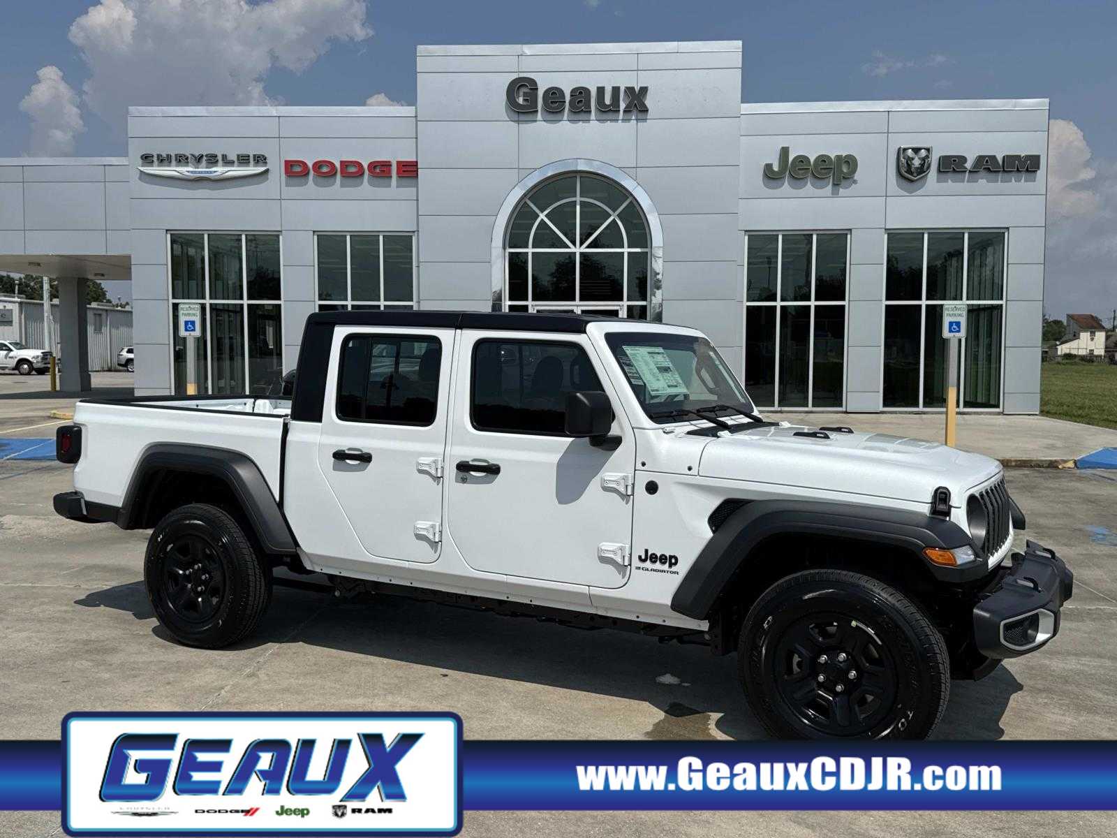 2025 Jeep Gladiator Sport's photo