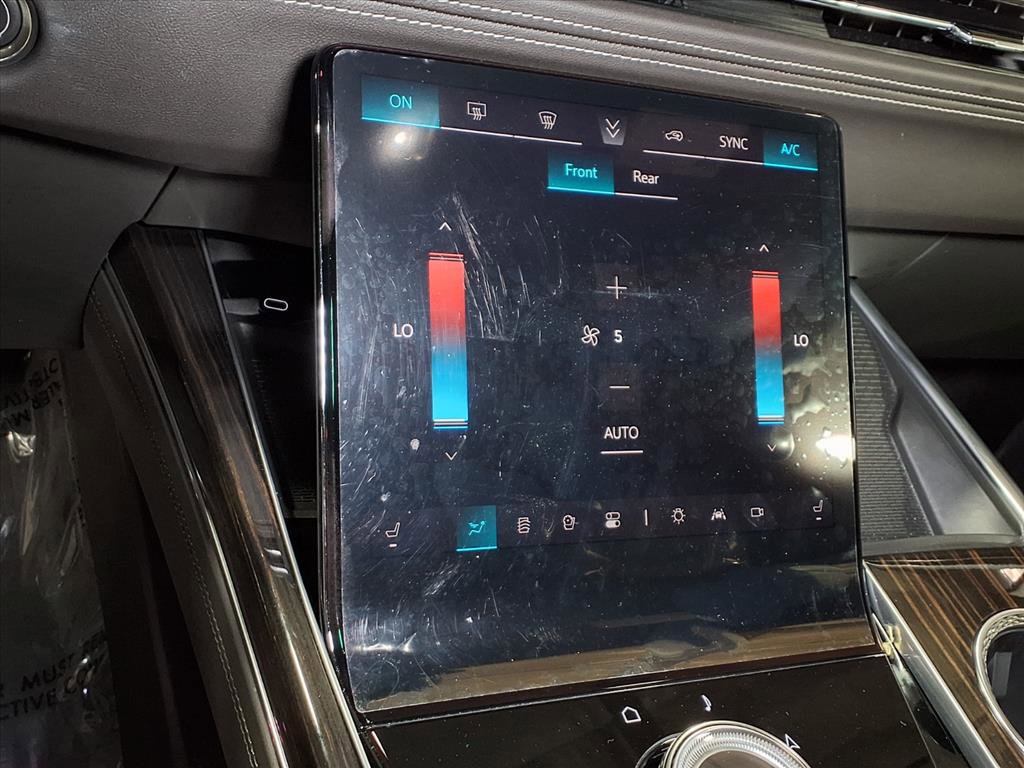 2025 Cadillac Escalade ESV Luxury photo 5