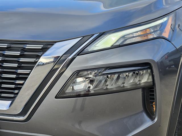 2023 Nissan Rogue S photo 3